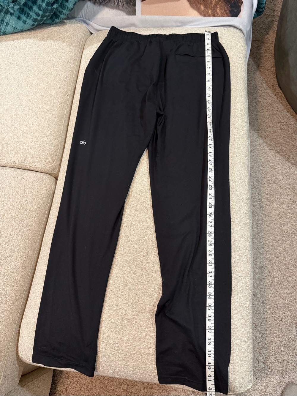 ALO Yoga Men’s Black Athletic Joggers - Picture 3 of 7